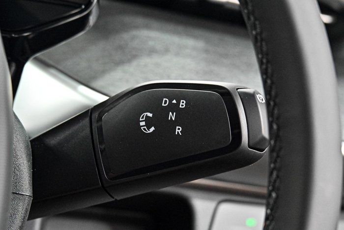 2025 Volkswagen ID. Buzz Pro BEV560