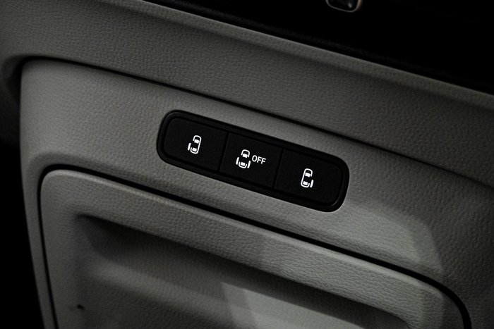 2025 Volkswagen ID. Buzz Pro BEV560