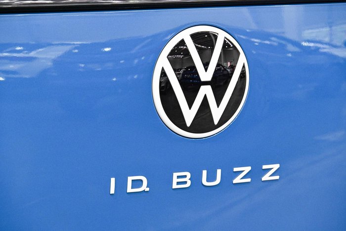 2025 Volkswagen ID. Buzz Pro BEV560