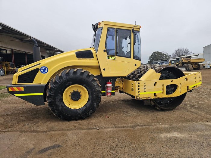2011 BOMAG Bw216pd-4 Yellow