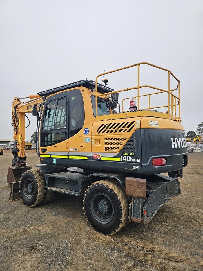 2018 Hyundai R140w-9