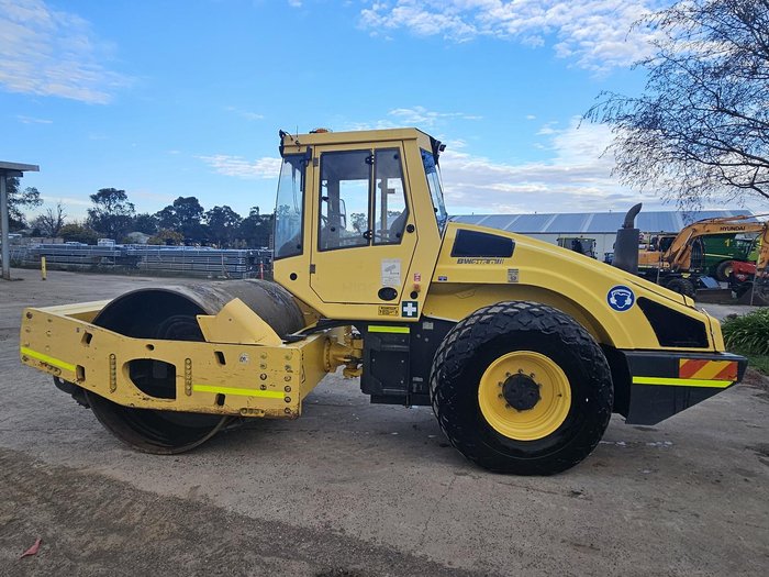 2011 BOMAG Bw216d-4 Smooth Drum Roller Yellow