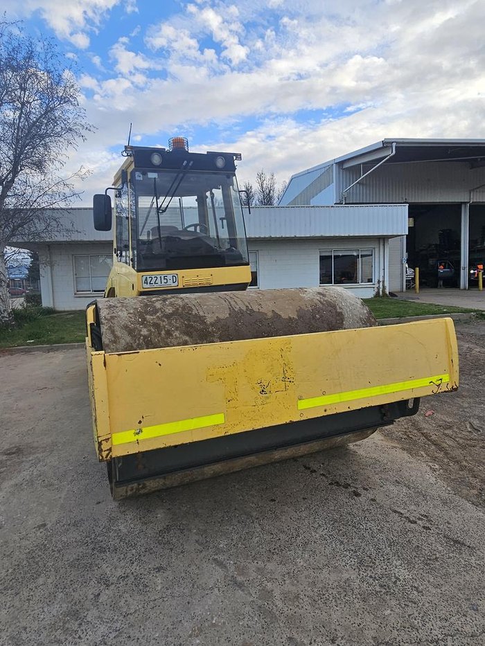 2011 BOMAG Bw216d-4 Smooth Drum Roller Yellow