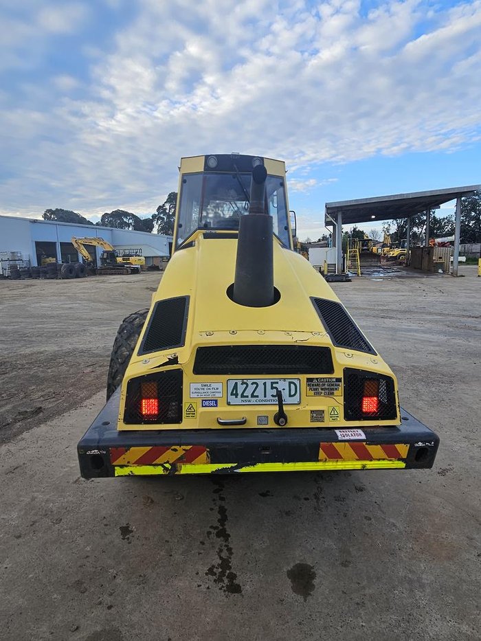 2011 BOMAG Bw216d-4 Smooth Drum Roller Yellow