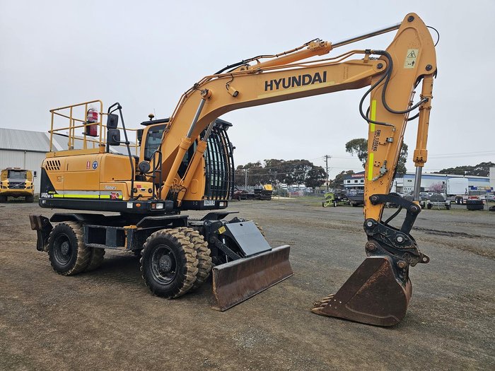 2018 Hyundai R140w-9