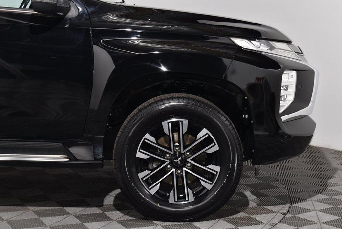 2020 Mitsubishi Pajero Sport Exceed