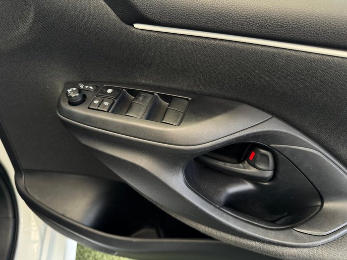 2021 Toyota Yaris Ascent Sport