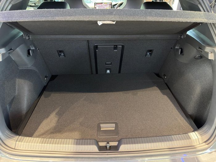 2025 Volkswagen Golf 110TSI R-Line