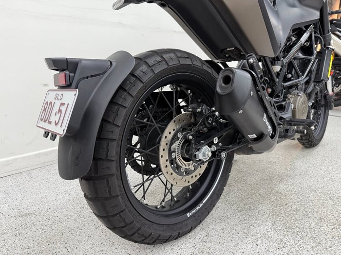 2023 HUSQVARNA SVARTPILEN 401 Black