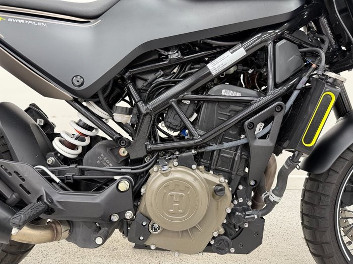 2023 HUSQVARNA SVARTPILEN 401 Black
