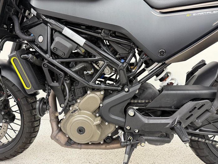 2023 HUSQVARNA SVARTPILEN 401 Black