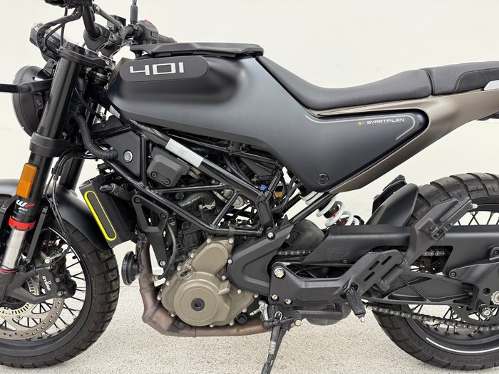 2023 HUSQVARNA SVARTPILEN 401 Black