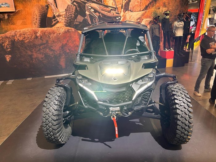 2025 Can-Am MAVERICK R X rc SAS Maverick Green