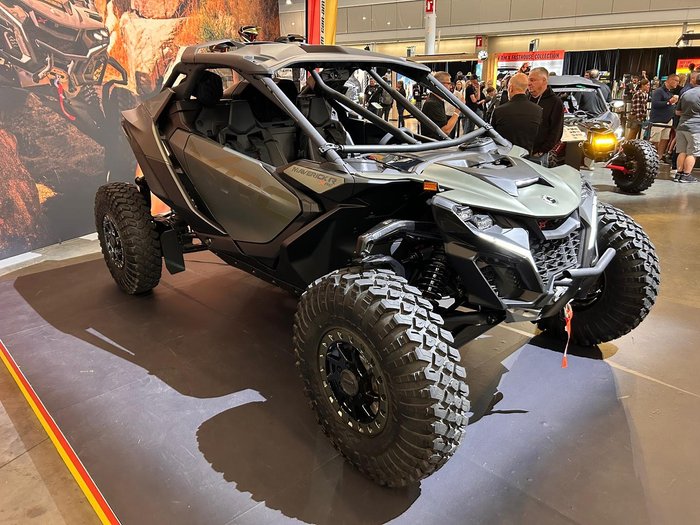 2025 Can-Am MAVERICK R X rc SAS Maverick Green