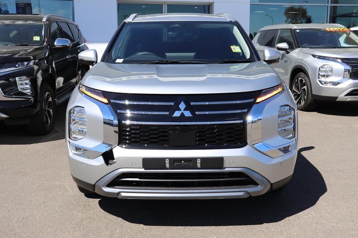 2025 Mitsubishi Outlander LS