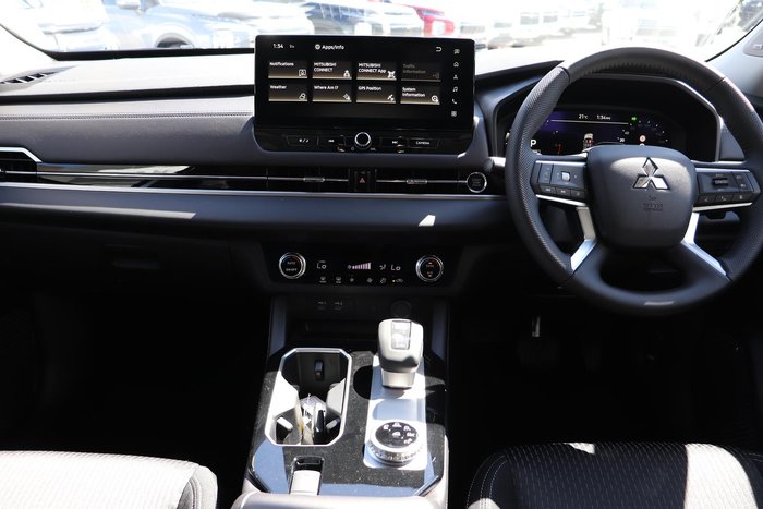 2025 Mitsubishi Outlander LS