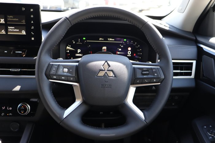 2025 Mitsubishi Outlander LS