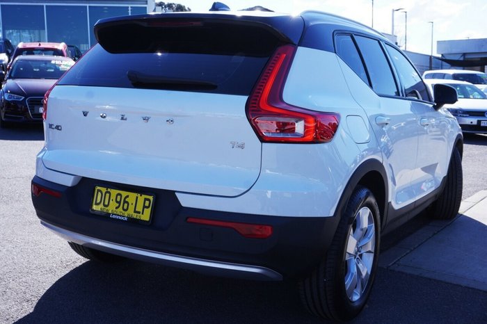 2020 Volvo XC40 T4 Momentum