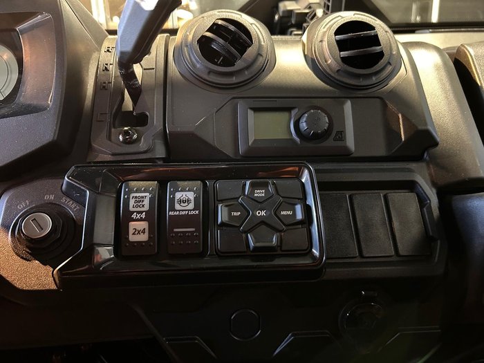 2025 Can-Am Defender HD10 Limited Defender