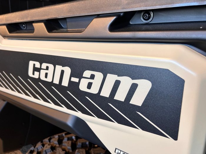 2025 Can-Am Defender HD10 Limited Defender