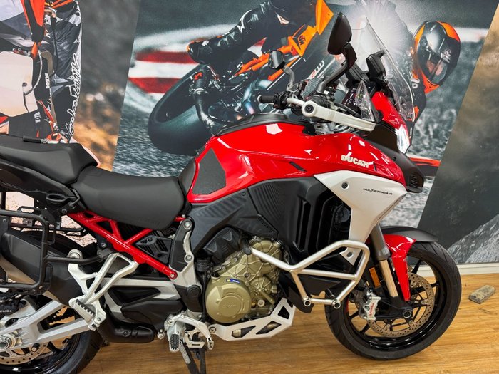 2022 DUCATI MULTISTRADA V4 S RED