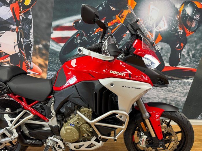 2022 DUCATI MULTISTRADA V4 S RED