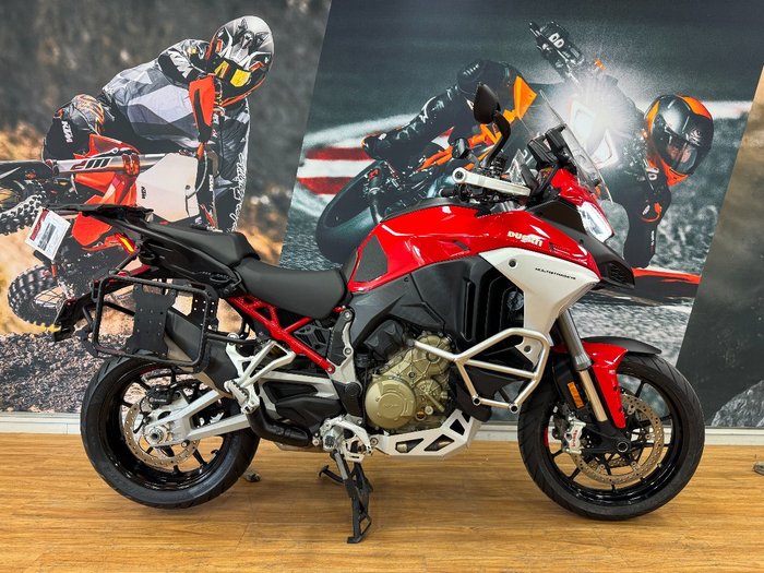 2022 DUCATI MULTISTRADA V4 S RED