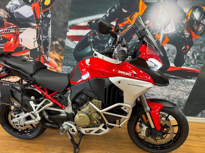 2022 DUCATI MULTISTRADA V4 S RED