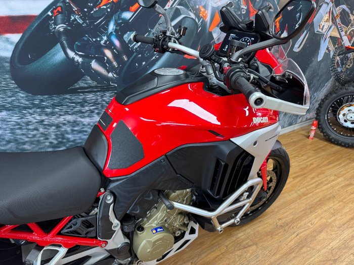 2022 DUCATI MULTISTRADA V4 S RED