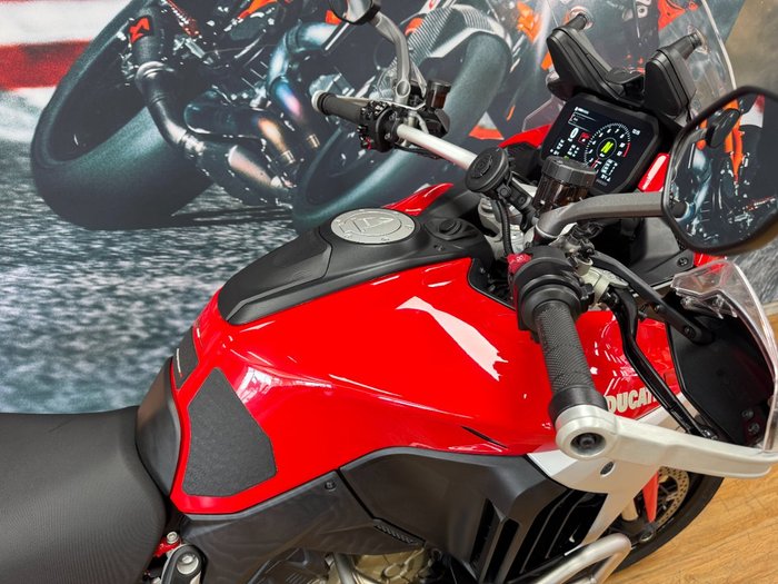 2022 DUCATI MULTISTRADA V4 S RED