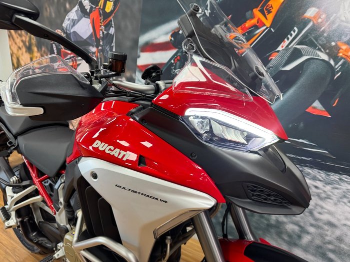 2022 DUCATI MULTISTRADA V4 S RED