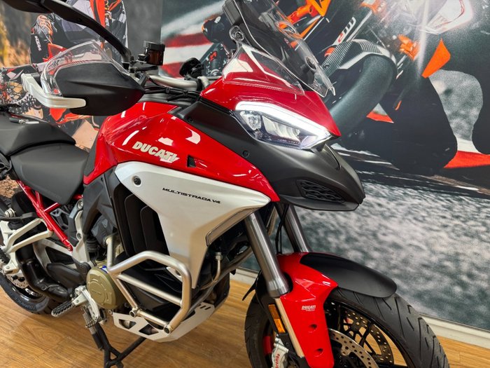 2022 DUCATI MULTISTRADA V4 S RED