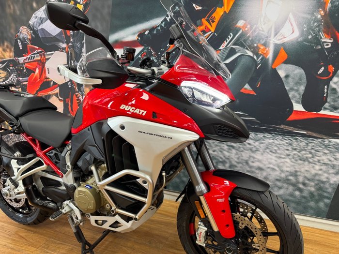 2022 DUCATI MULTISTRADA V4 S RED