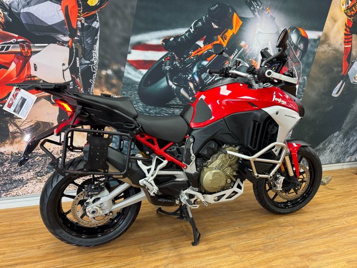 2022 DUCATI MULTISTRADA V4 S RED