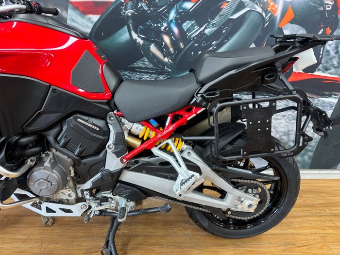 2022 DUCATI MULTISTRADA V4 S RED