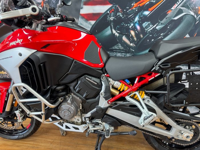 2022 DUCATI MULTISTRADA V4 S RED