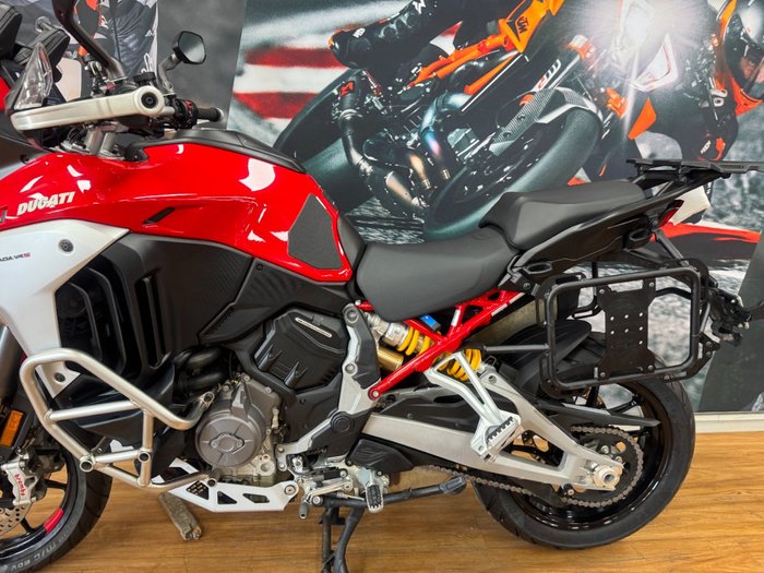 2022 DUCATI MULTISTRADA V4 S RED