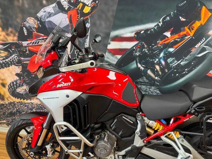 2022 DUCATI MULTISTRADA V4 S RED