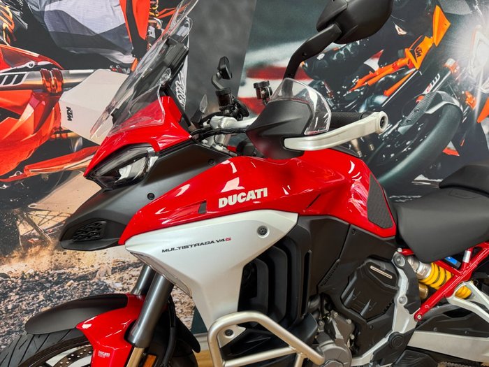 2022 DUCATI MULTISTRADA V4 S RED