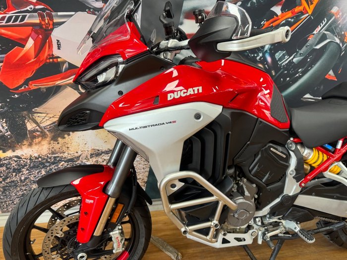 2022 DUCATI MULTISTRADA V4 S RED