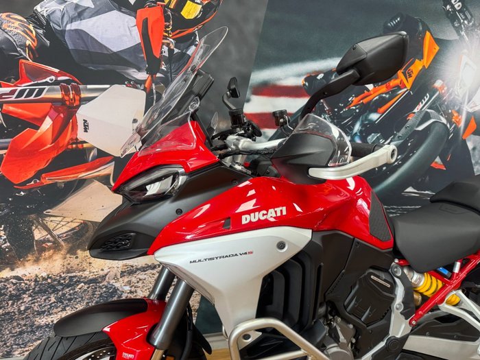 2022 DUCATI MULTISTRADA V4 S RED