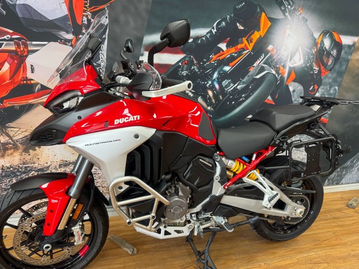 2022 DUCATI MULTISTRADA V4 S RED
