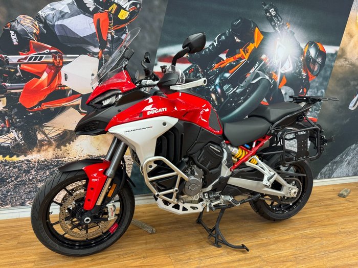 2022 DUCATI MULTISTRADA V4 S RED