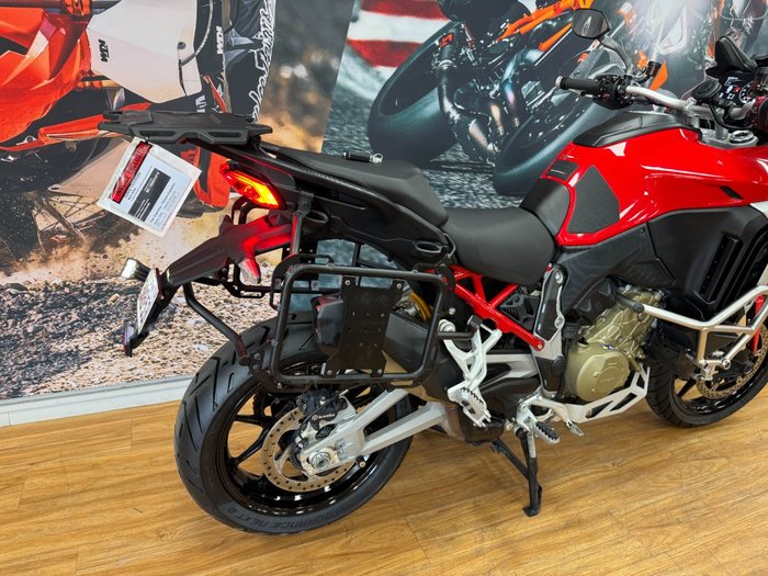 2022 DUCATI MULTISTRADA V4 S RED