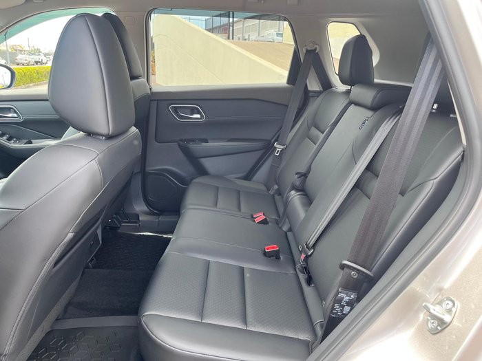 2025 Nissan X-TRAIL ST-L