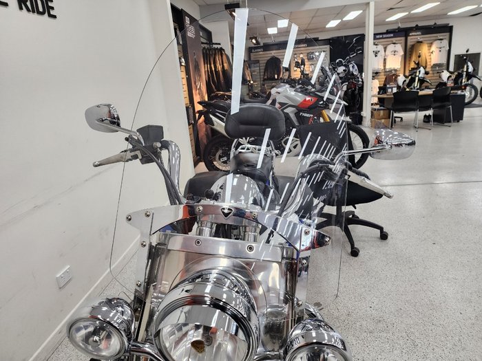 2015 Triumph THUNDERBIRD LT White