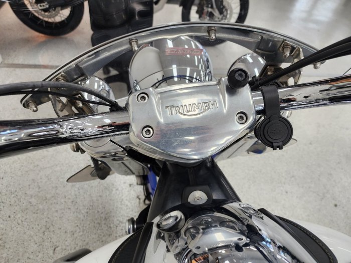 2015 Triumph THUNDERBIRD LT White