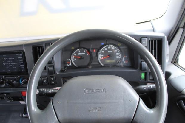 2013 Isuzu Npr300