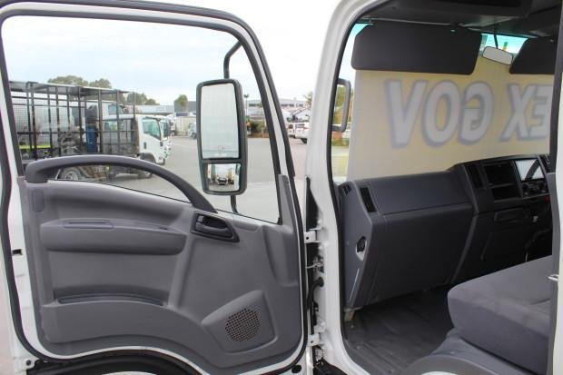 2013 Isuzu Npr300
