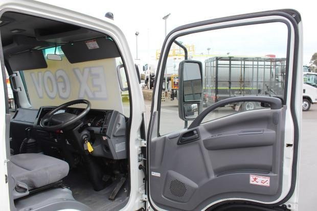 2013 Isuzu Npr300